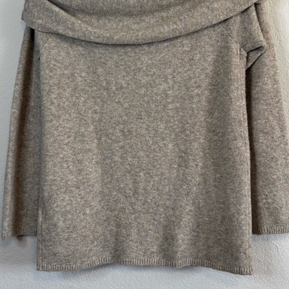 Abercrombie & Fitch Tan Off Shoulder Wool Blend Soft 3/4 Sleeve Sweater Top Sz M - Picture 3 of 12
